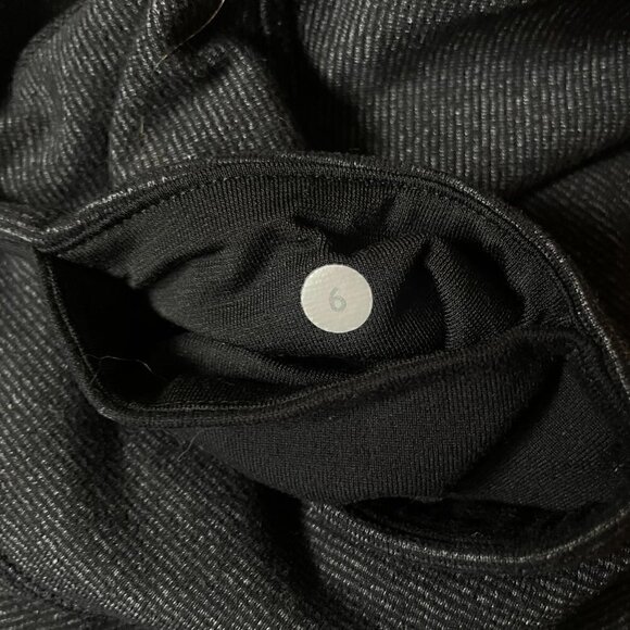 Lululemon Heathered Grey Medium Rise Wunder Under Crop - Size 6 - Picture 5 of 5